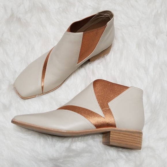 Intentionally Blank Shoes - Intentionally Blank Strike Bootie bone & rose gold